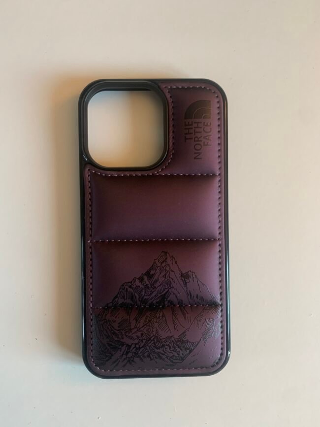 Coque The North Face doudoune violette montagne