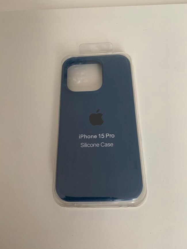 Coque Iphone silicone couleur avec pomme